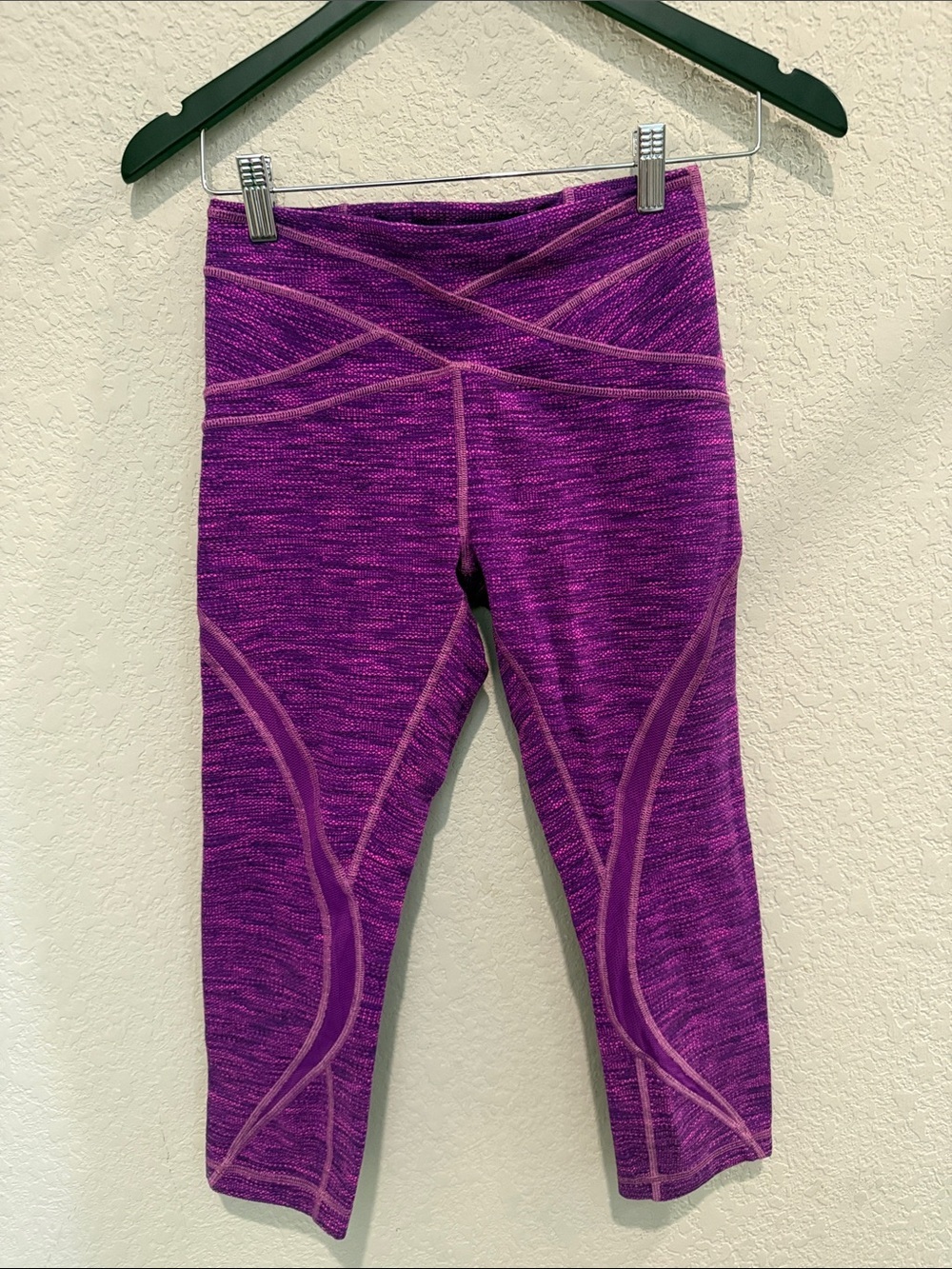 Lululemon Purple Active Capri Leggings size 6